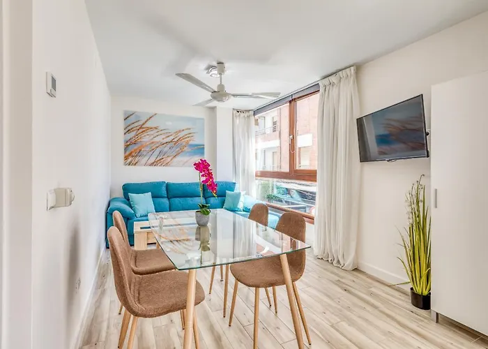 Hanami Centro 1b * Εστεπόνα