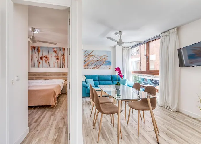 Hanami Centro 1b * Εστεπόνα